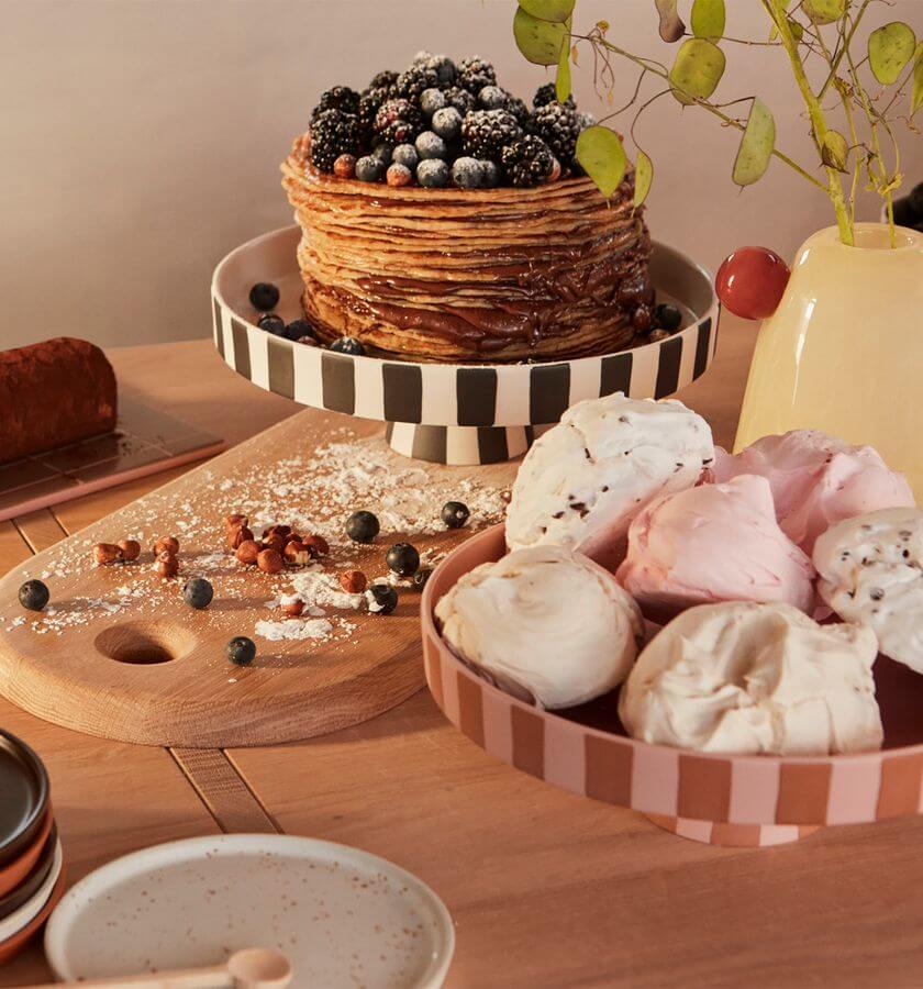 Handmade Ceramic stand with a cake 