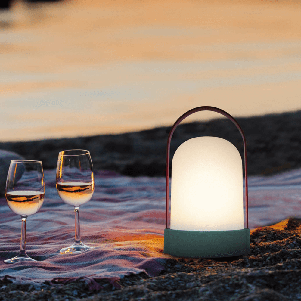 USB port and URI Luminaire Lamp LED in the beach